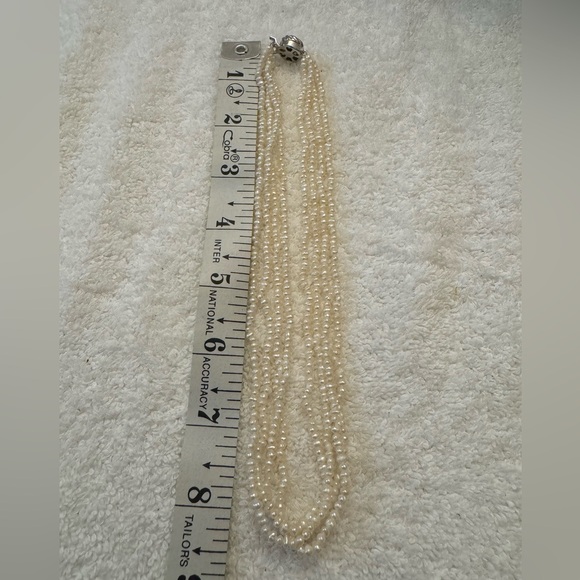 Small pearls with white and silver color… - Picture 4 of 4